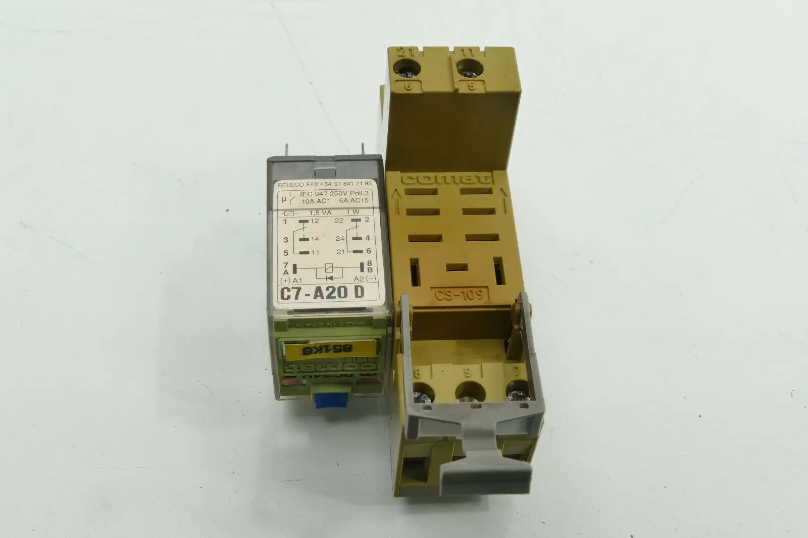 Produktfoto 1 von COMAT Releco CS-109 Relaissockel + Miniatur-Relais C7-A20D