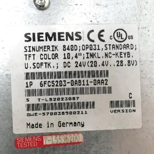Produktfoto 1 von <p>Siemens SINUMERIK 840D Panel 6FC5 203-0AB11-0AA2 + 6FC5210-0DA20-2AA1 + Zubehör</p>