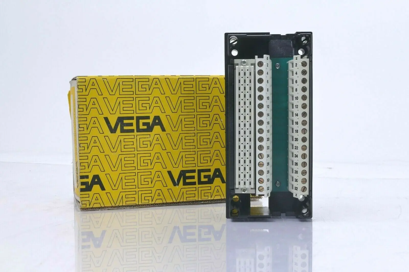 Produktfoto 1 von VEGA 937/30 Klemmsockel, 32-polig