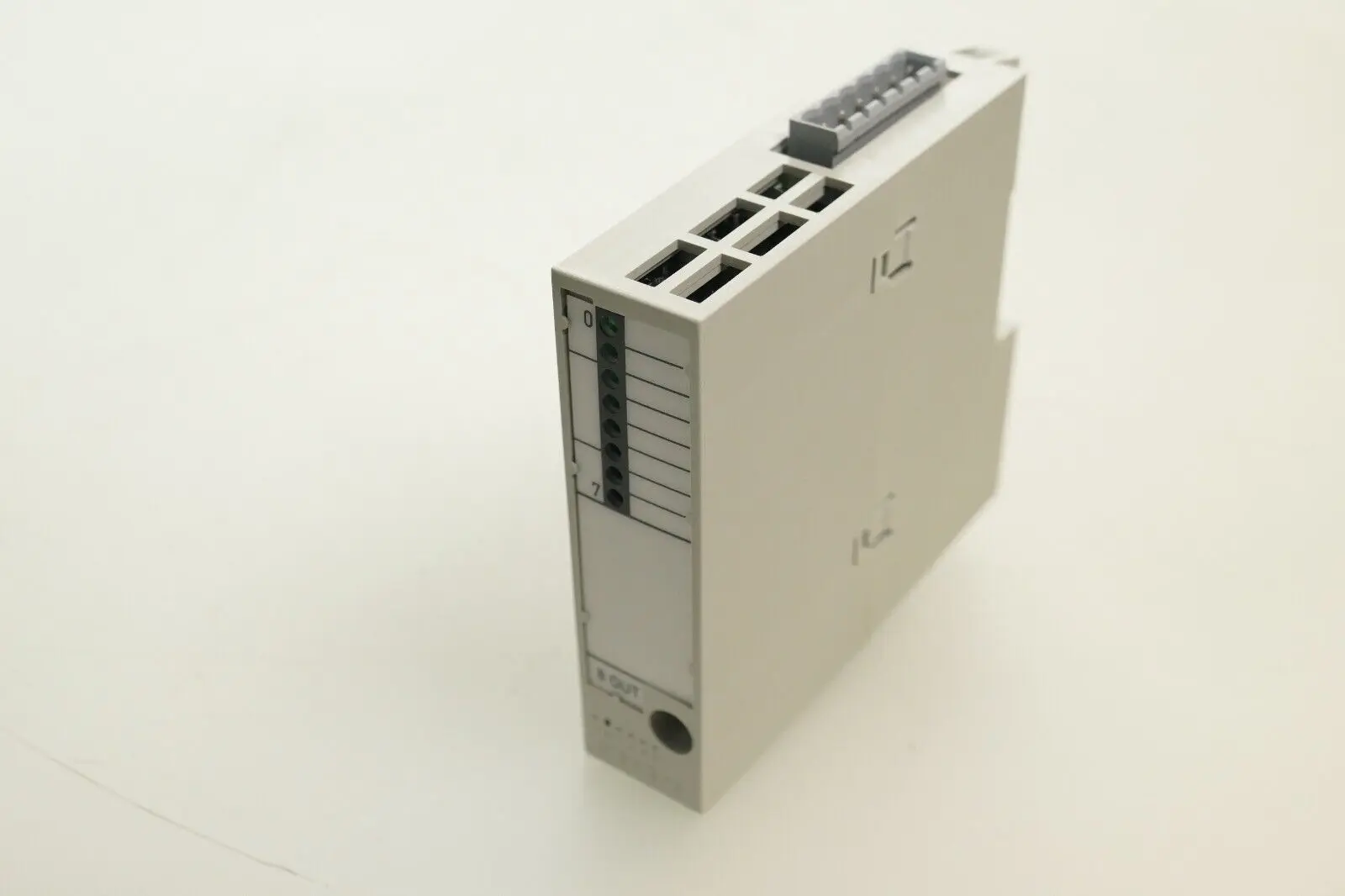 Produktfoto 1 von Siemens SINUMERIK DMP Kompakt 8A 24V/2A | V: B | 6FC5111-0CA03-0AA2