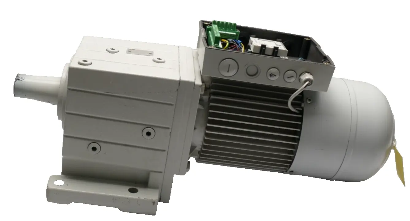 Produktfoto 1 von Lenze Stirnradgetriebemotor GST07-2E VBR 100-12 | MDXMA3M100-12