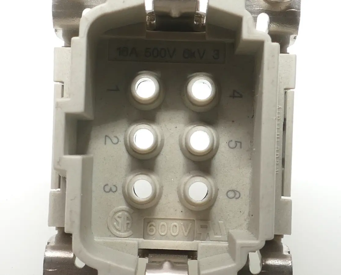 Produktfoto 1 von 9x Ilmee CCEM 06 16A 500V 6kV 3 Buchseneinsatz PC-GF20 | LN+ADCG