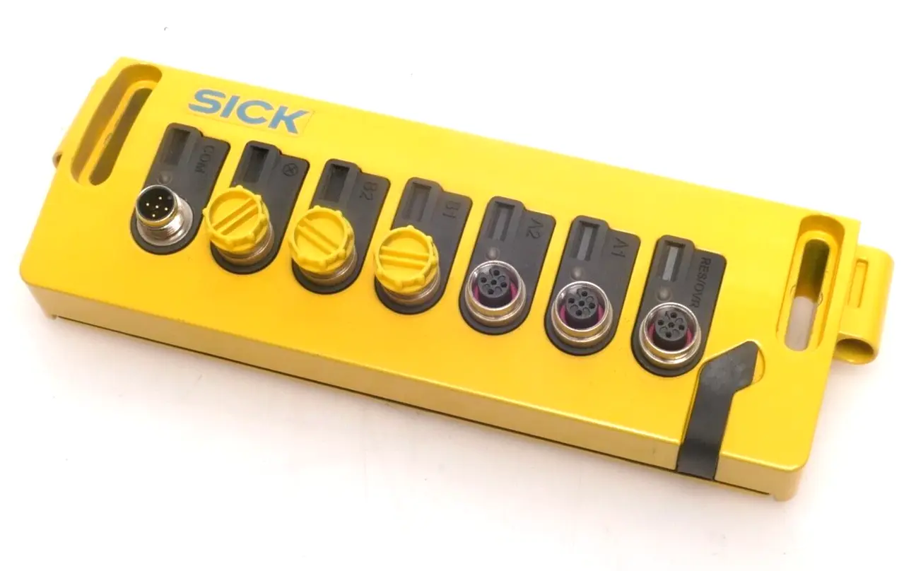 Produktfoto 1 von Sick Sicherheitsschaltgerät 1 026 287 | UE403-A0930 | 1026287