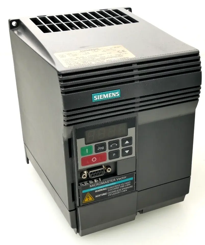 Produktfoto 1 von Siemens MICROMASTER Vector 6SE3 215-2BB40 | I: C.4 | 6SE3215-2BB40