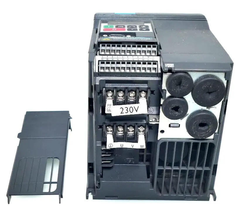 Produktfoto 1 von Siemens MICROMASTER Vector 6SE3 215-2BB40 | I: C.3 | 6SE3215-2BB40