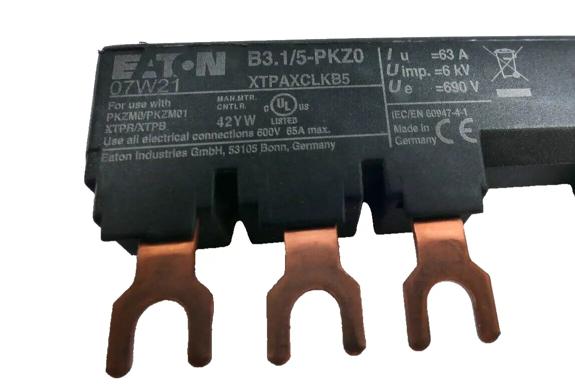 Produktfoto 1 von 4x Eaton Drehstromschienenblock XTPAXCLKB5 | B3.1/5-PKZ0