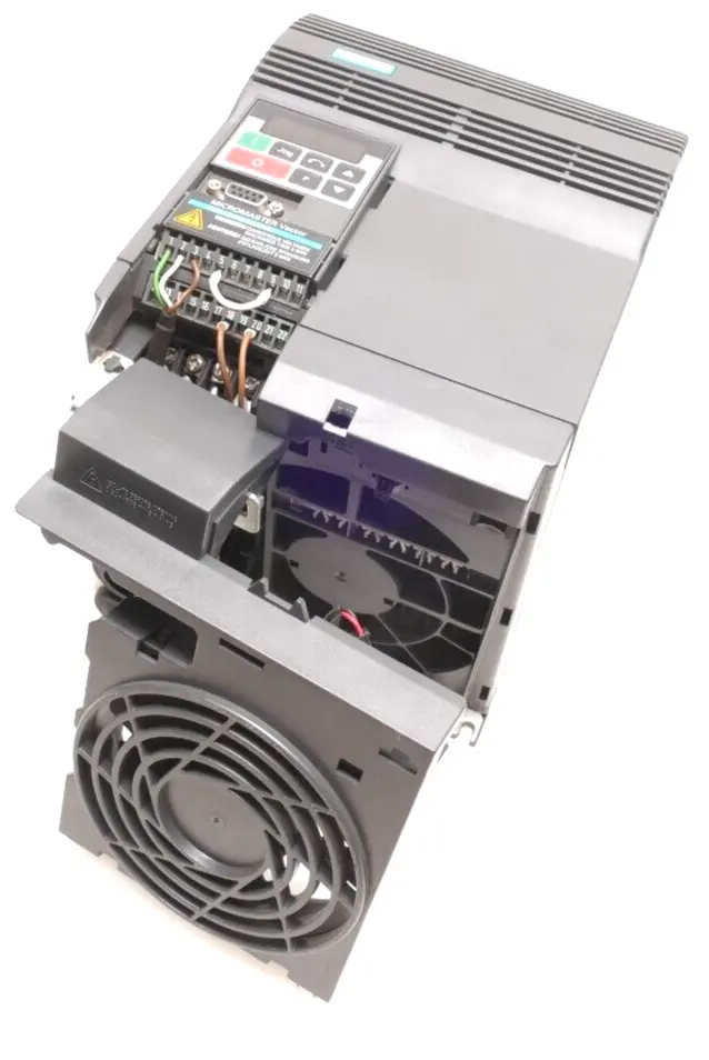 Produktfoto 1 von Siemens MICROMASTER VECTOR 6SE3 221-5DC50 | I: D04 | 6SE3221-5DC50