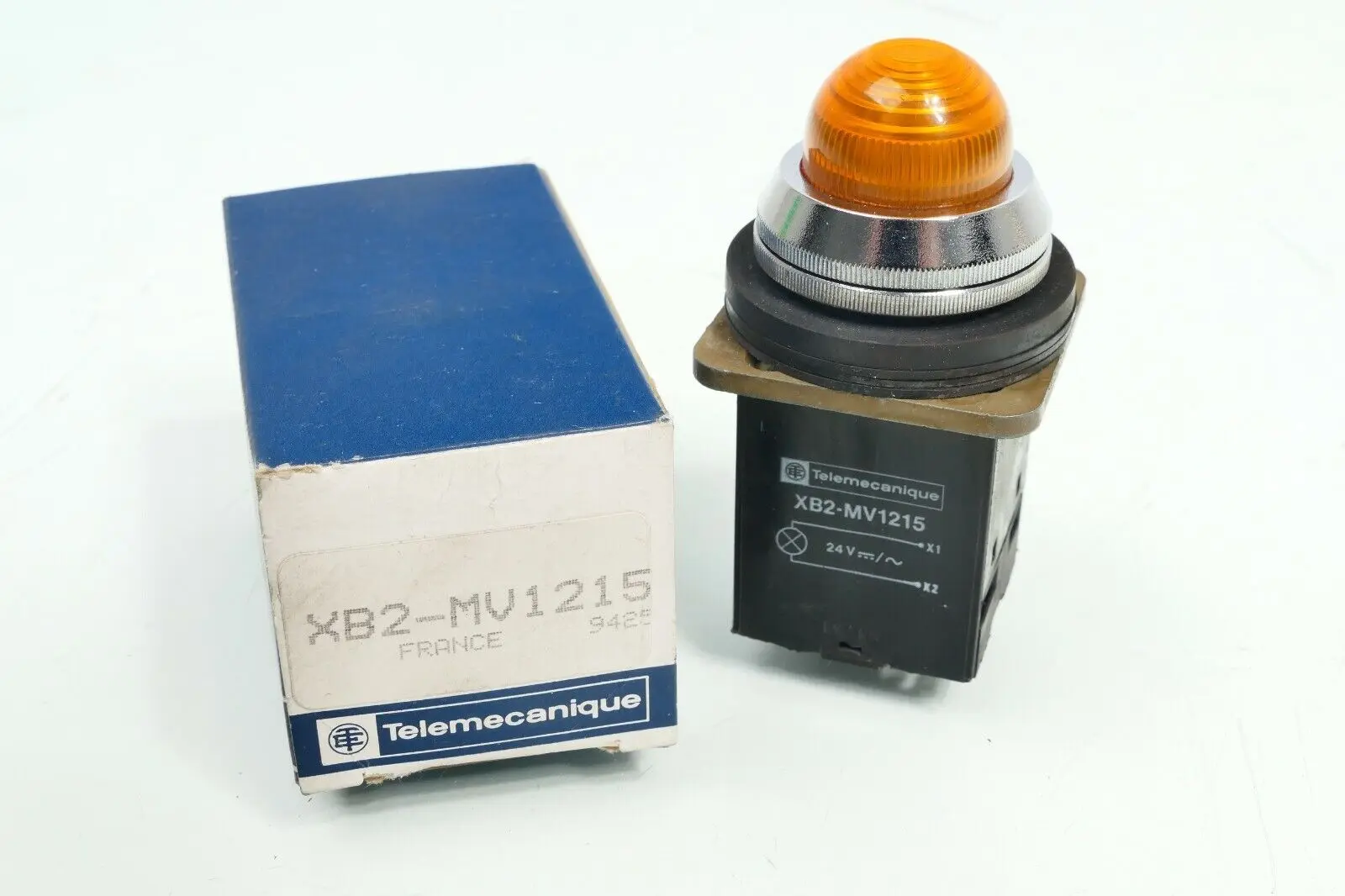 Produktfoto 1 von Telemecanique Meldeleuchte Orange XB2 MV1215 | XB2MV1215
