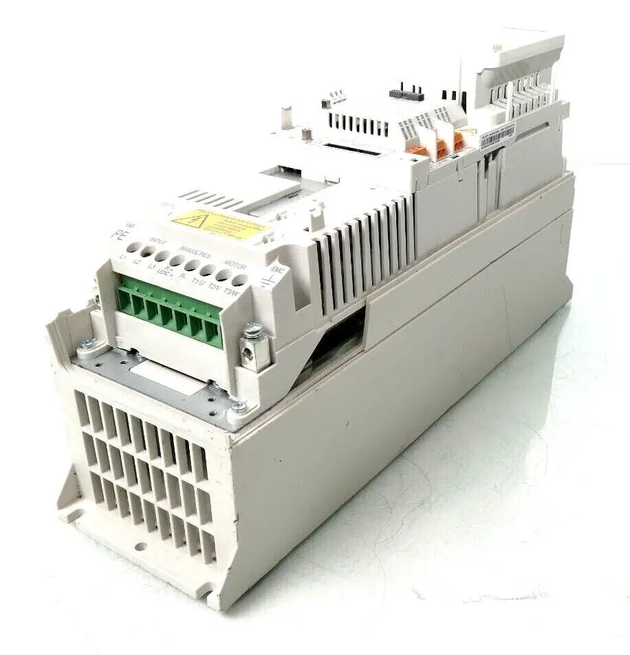 Produktfoto 1 von ABB Frequenzumrichter 400/480V AC | ACQ580-01-018A-4