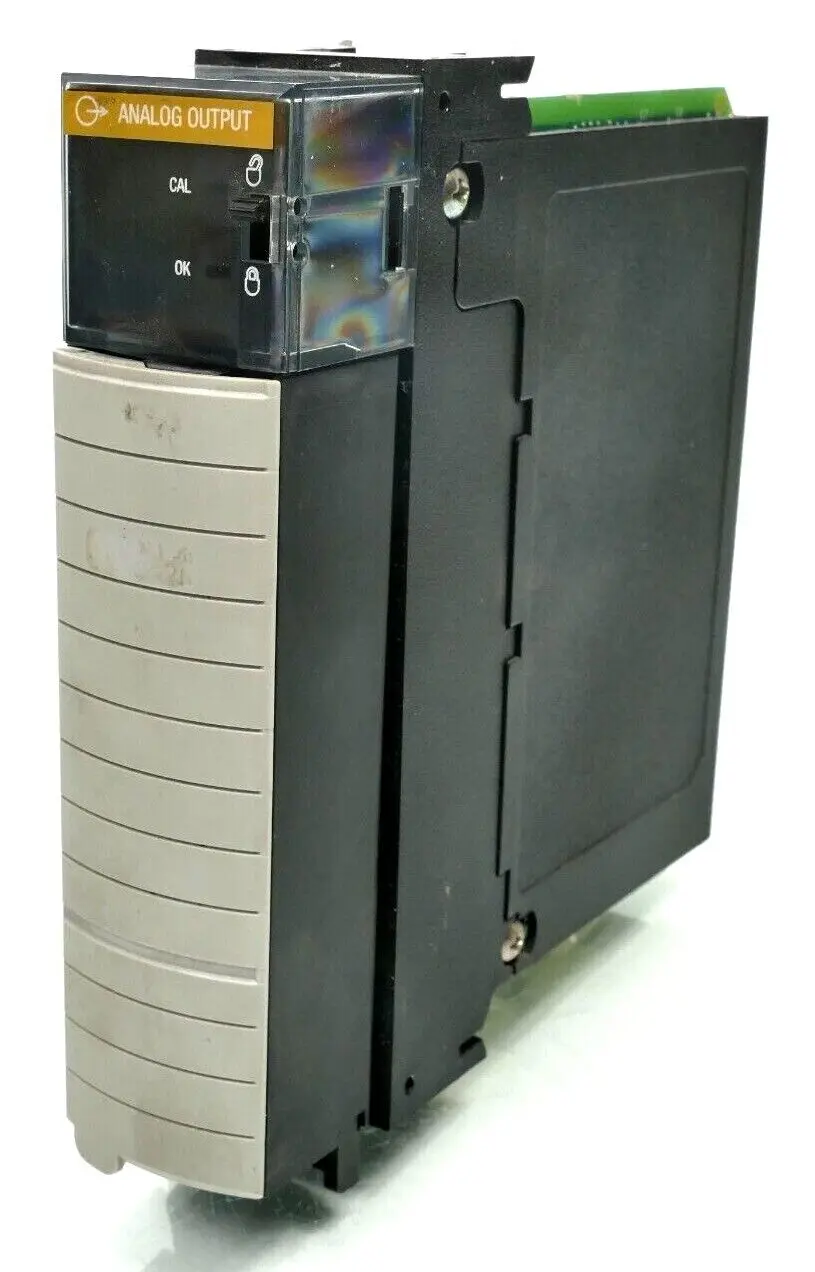 Produktfoto 1 von Allen-Bradley ControlLogix Ausgangsmodul | Ser. A FW: 1.9 Rev. L02 | 1756-0F6CI/A