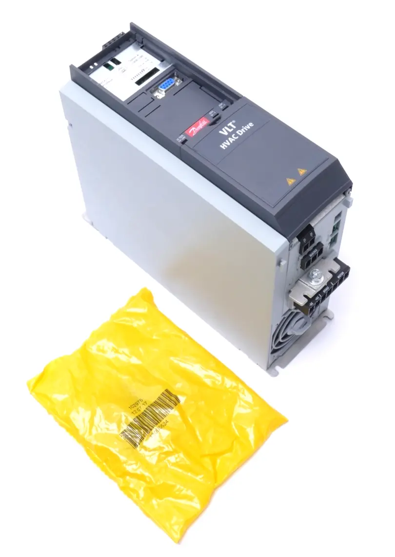 Produktfoto 1 von Danfoss FC-102P2K2T4E20H1XGXXXXSXXXXA0BXCXXXXD0 | 131F0326 + MCA101 | 130B1100