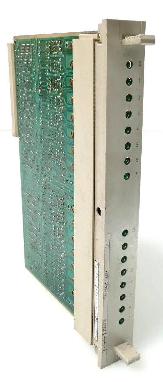 Produktfoto 1 von Siemens SIMATIC S5 Digitales Ausgangsmodul 6ES5 451-5AA11 | E:01 | 6ES5451-5AA11