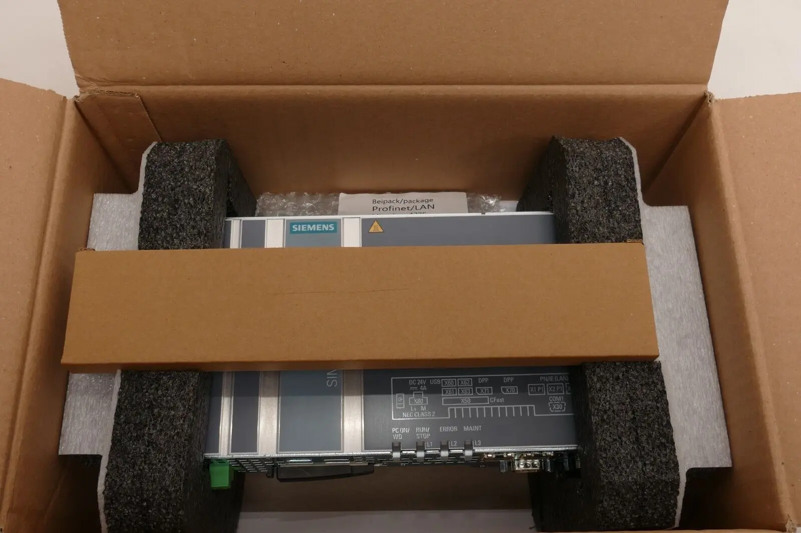 Produktfoto 1 von Siemens SIMATIC IPC427E Microbox PC 6AG4 141-0BA34-0DA0 | 6AG4141-0BA34-0DA0