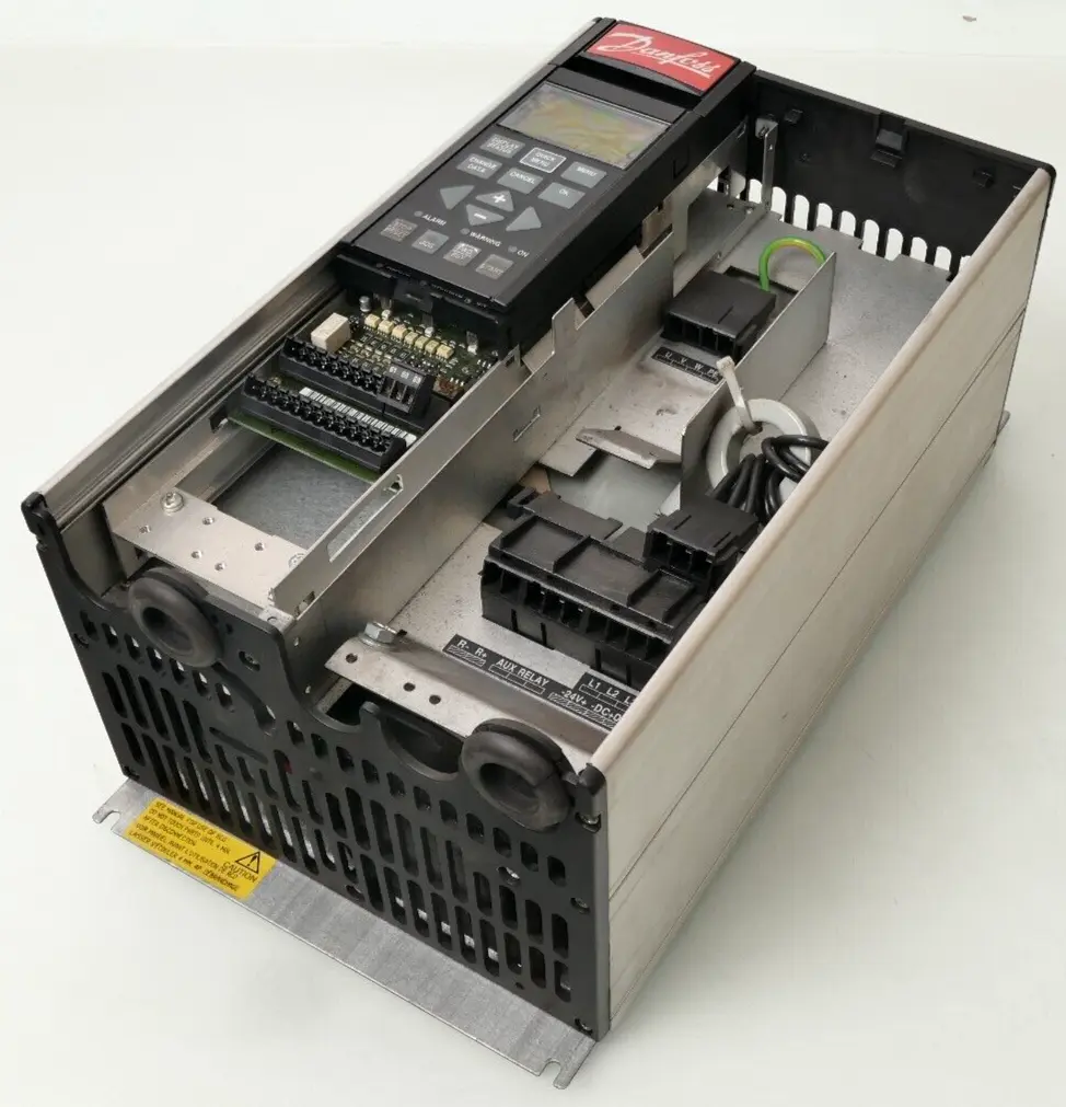 Produktfoto 1 von Danfoss Frequenzumrichter VLT5002PT5C20STR3DLF00A00C0 | 175Z0125