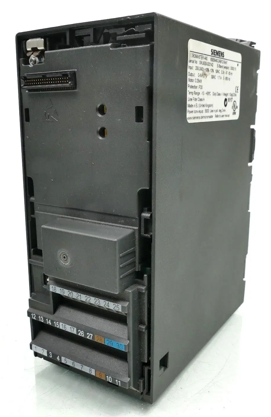 Produktfoto 1 von Siemens MICROMASTER 440 | 6SE6 440-2AB12-5AA1 | V:D03/2.10 | 6SE6440-2AB12-5AA1