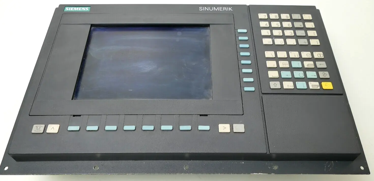 Produktfoto 1 von Siemens SINUMERIK 840D Panel 6FC5203-0AB11-0AA1 + 6FC5210-0DA20-2AA0 + Zubehör
