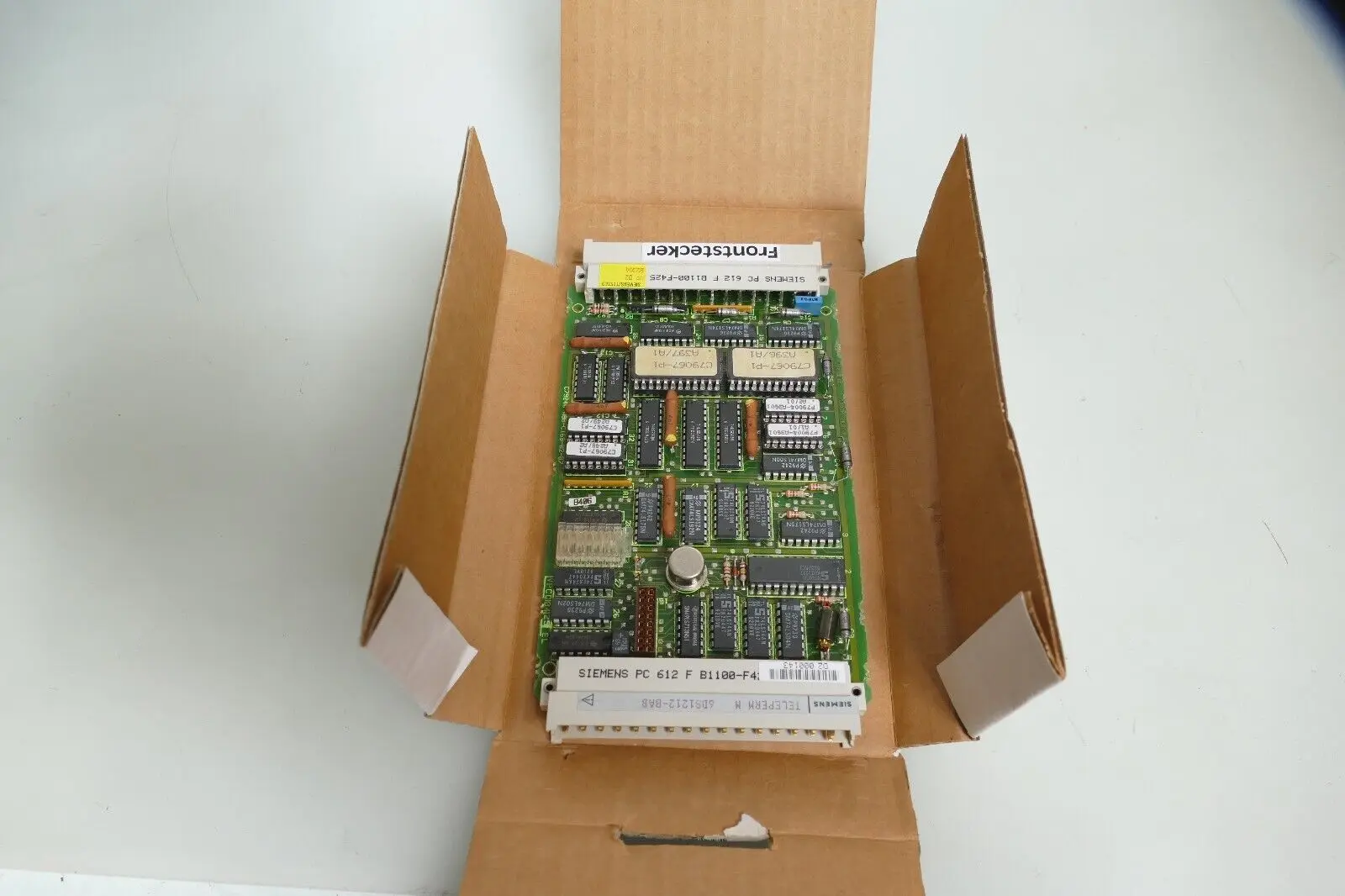Produktfoto 1 von Siemens Teleperm M Bus-Interface Umsetzer 6DS1 212-8AB | E:04 | 6DS1212-8AB