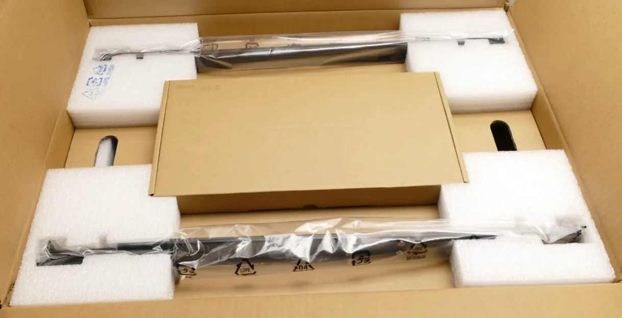 Produktfoto 1 von ROLINE 19" KVM-Konsole  48 cm 19" TFT (4:3) VGA USB+PS/2 UK | 26.50.0201