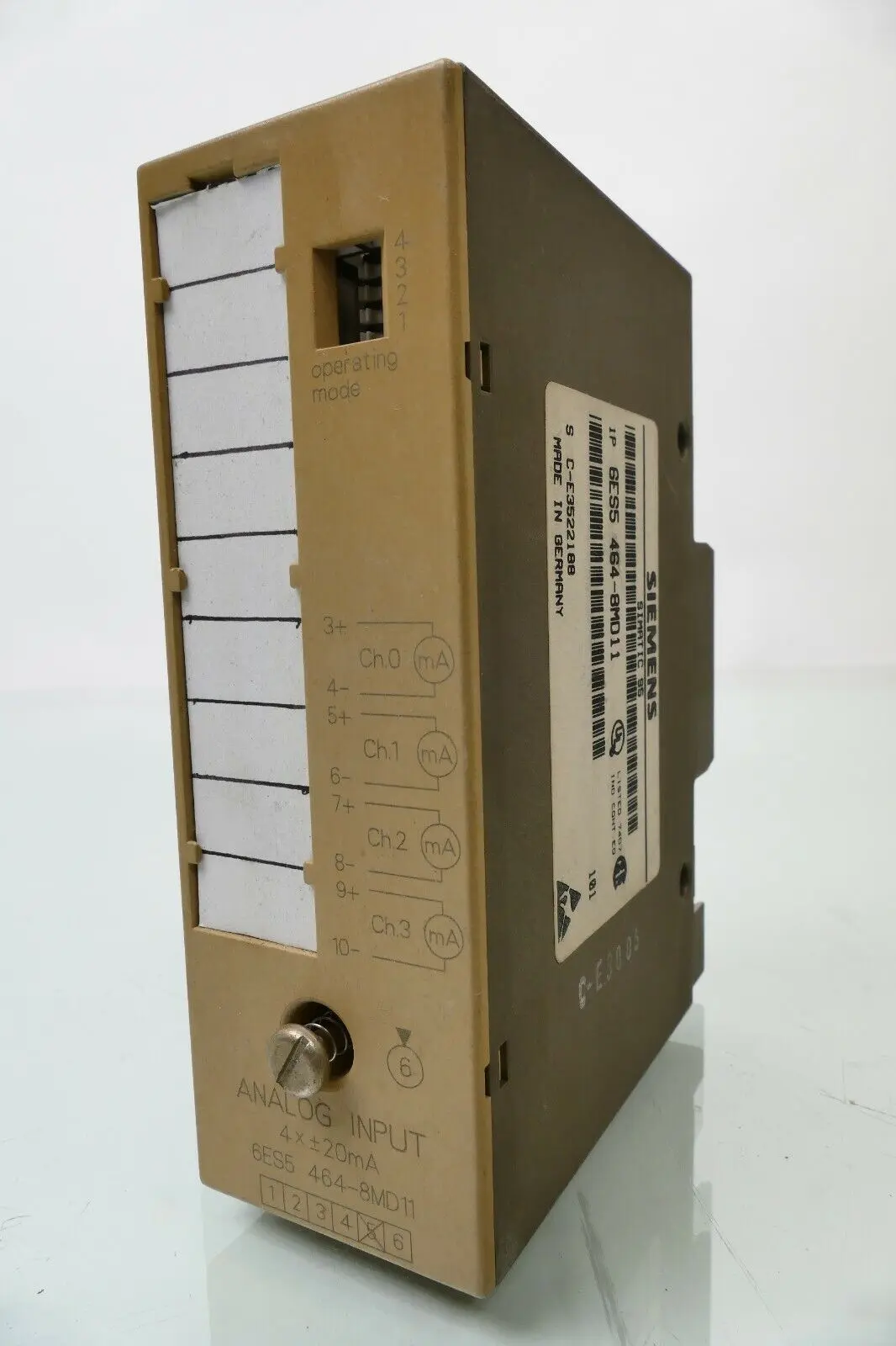 Produktfoto 1 von Siemens SIMATIC S5 Analog-Eingabe 6ES5 464-8MD11 | E:05 | 6ES5464-8MD11