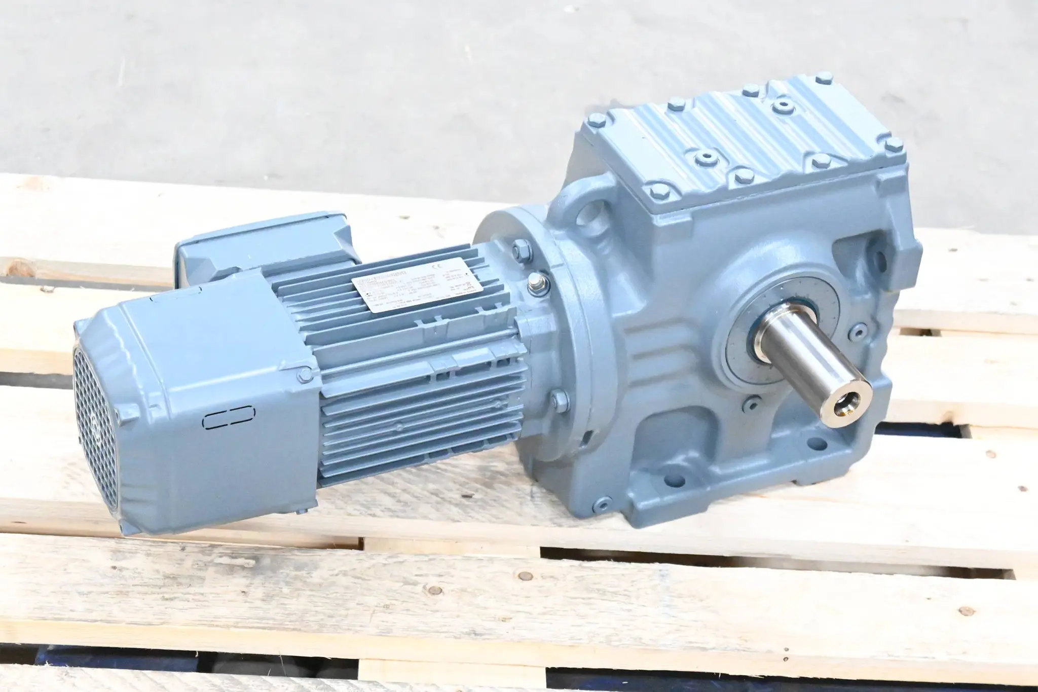 Produktfoto 1 von SEW-Eurodrive Getriebemotor S77 DRN80M4/BE1 ( S77DRN80M4/BE1 )