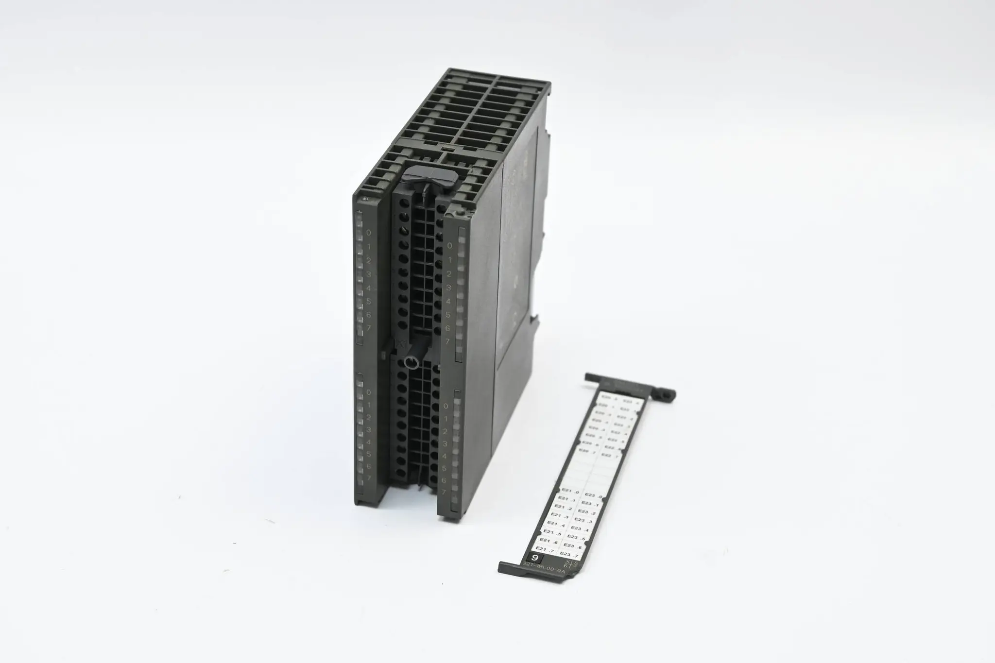Produktfoto 1 von Siemens Simatic S7-300 SM321 6ES7321-1BL00-0AA0 ( 6ES7 321-1BL00-0AA0 ) E4
