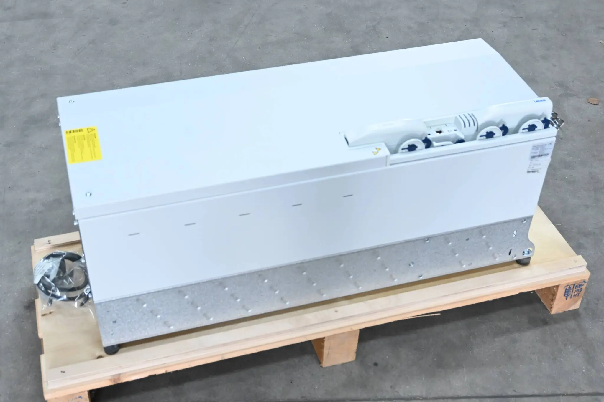 Produktfoto 1 von Lenze Servo Drives 9400 Single Drive E94BSHE2024A34NNER ( 13525859 )