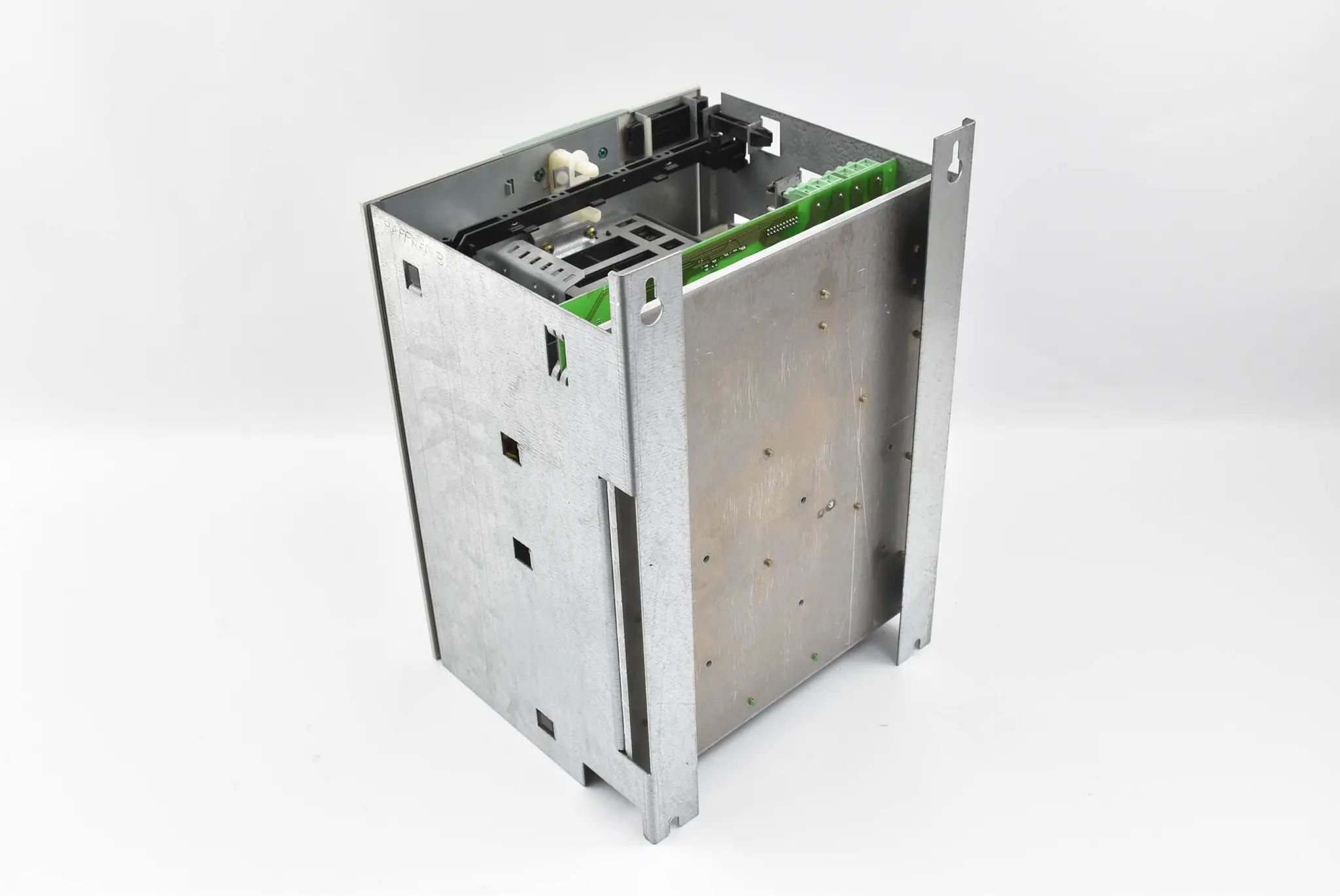 Produktfoto 1 von Siemens Simoreg DC-Master Stromrichtergerät 6RA7018-6DS22-0 ( 6RA7 018-6DS22-0 )
