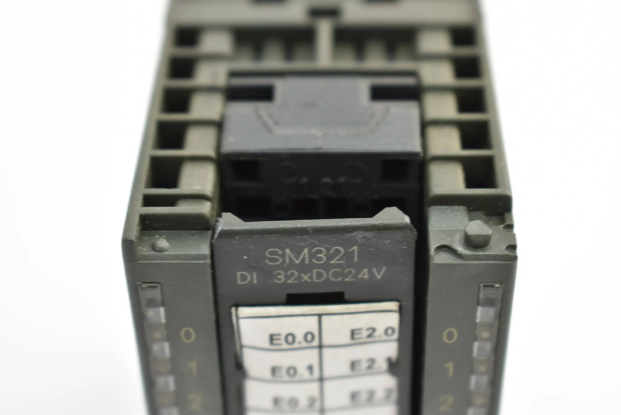 Produktfoto 1 von Siemens simatic S7-300 digital 6ES7 321-1BL00-0AA0 ( 6ES7321-1BL00-0AA0 ) E4