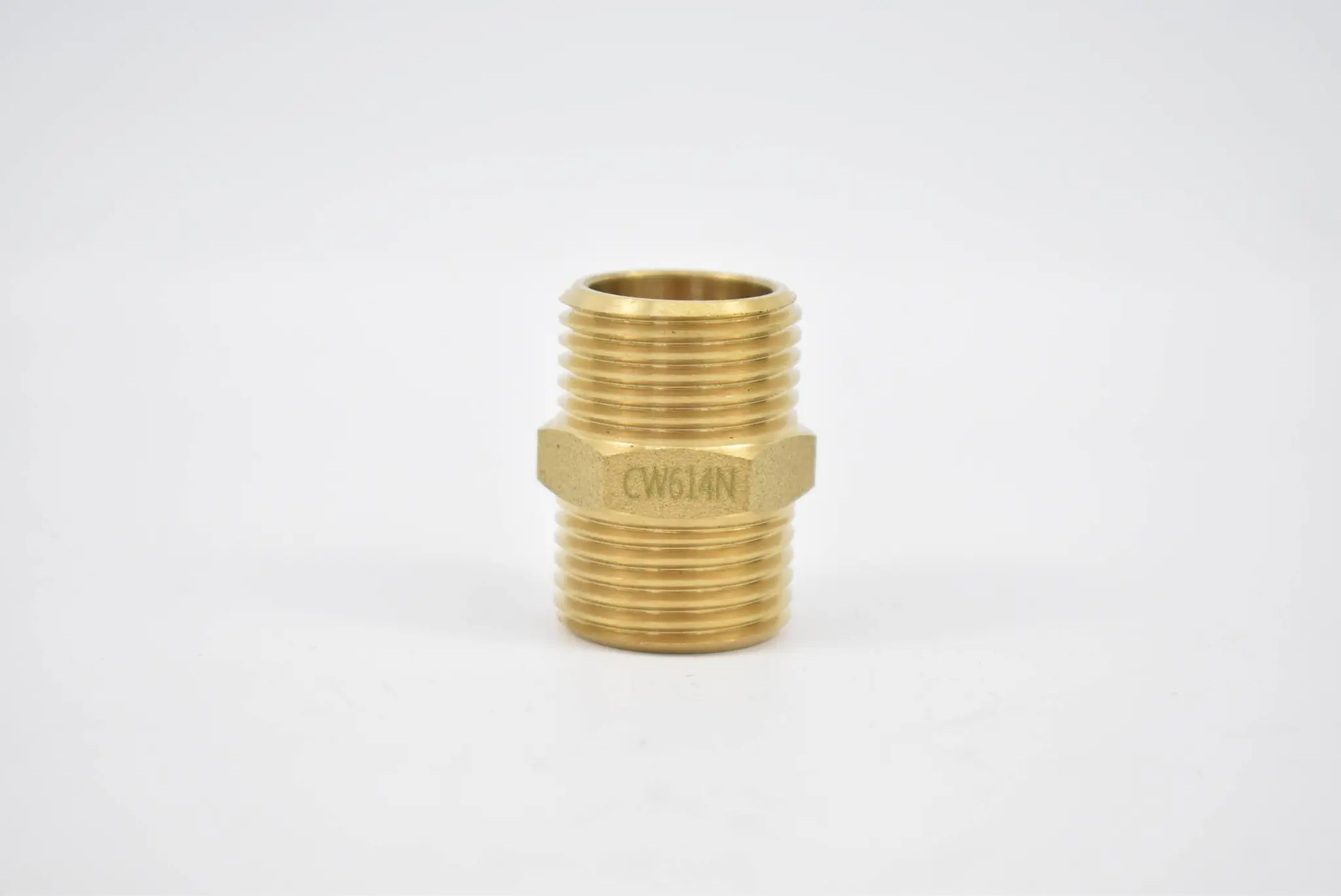 Produktfoto 1 von Deppelnippel G 1/2"-G 1/2" flach dichtend Messing DN 1212 F MS ( VE 13 Stück )