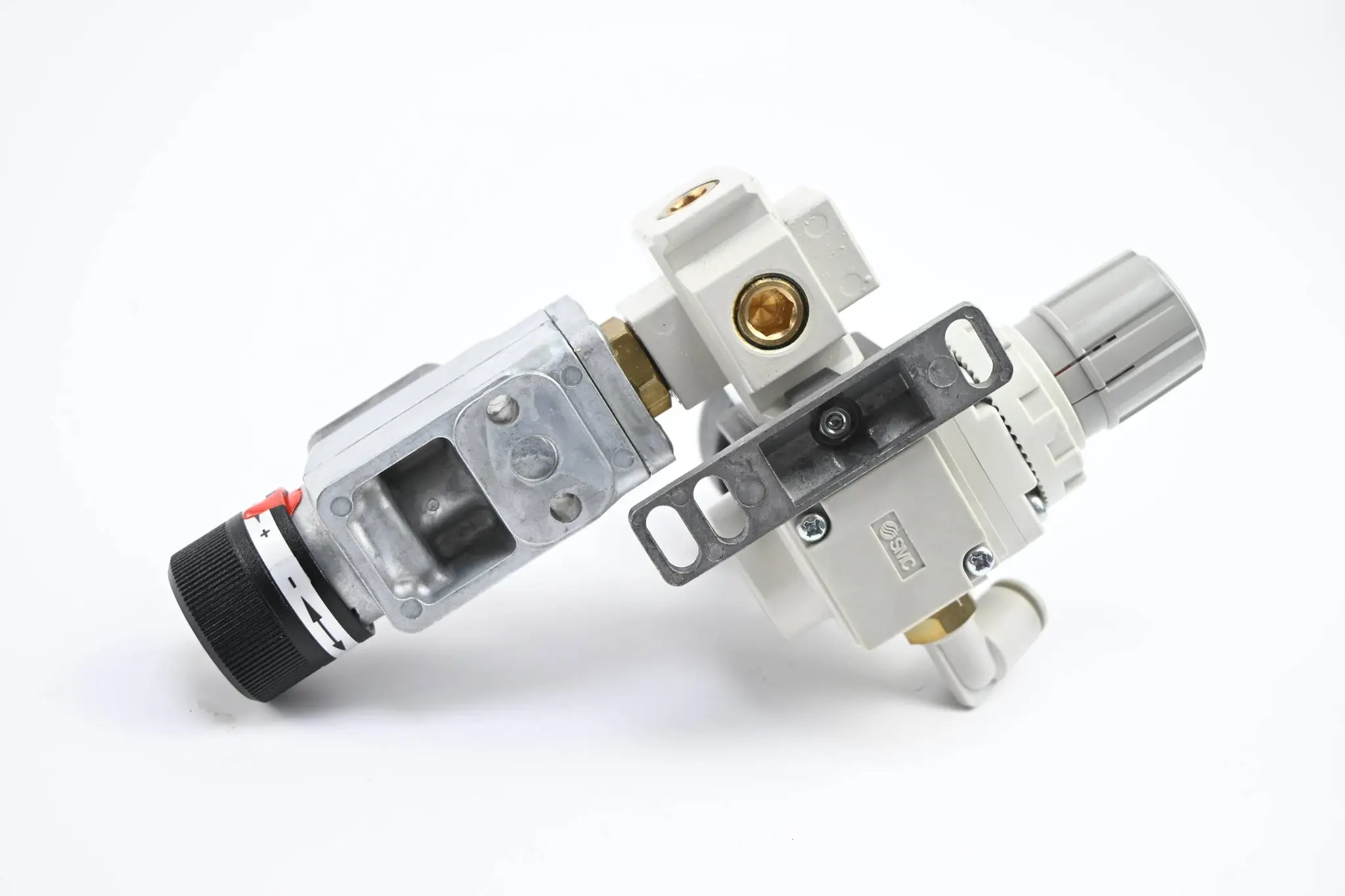 Produktfoto 1 von DMG Mori Stellventil inkl. Manometer 2547732 + Druckregler 2384846