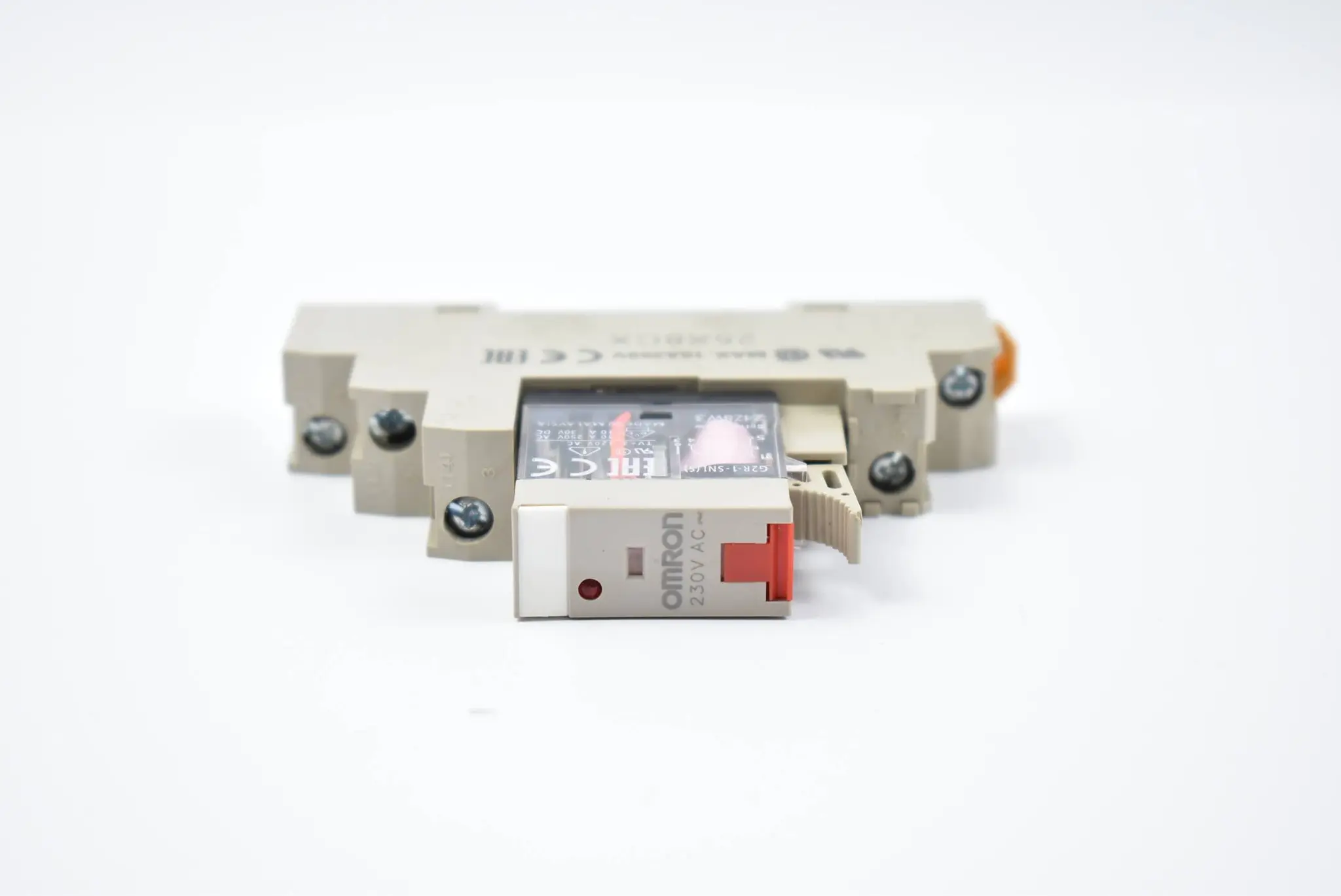 Produktfoto 1 von Omron Relaissockel 25X8CX + Relais G2R-1-SNI ( 120VAC-250VAC 10A 30VDC )