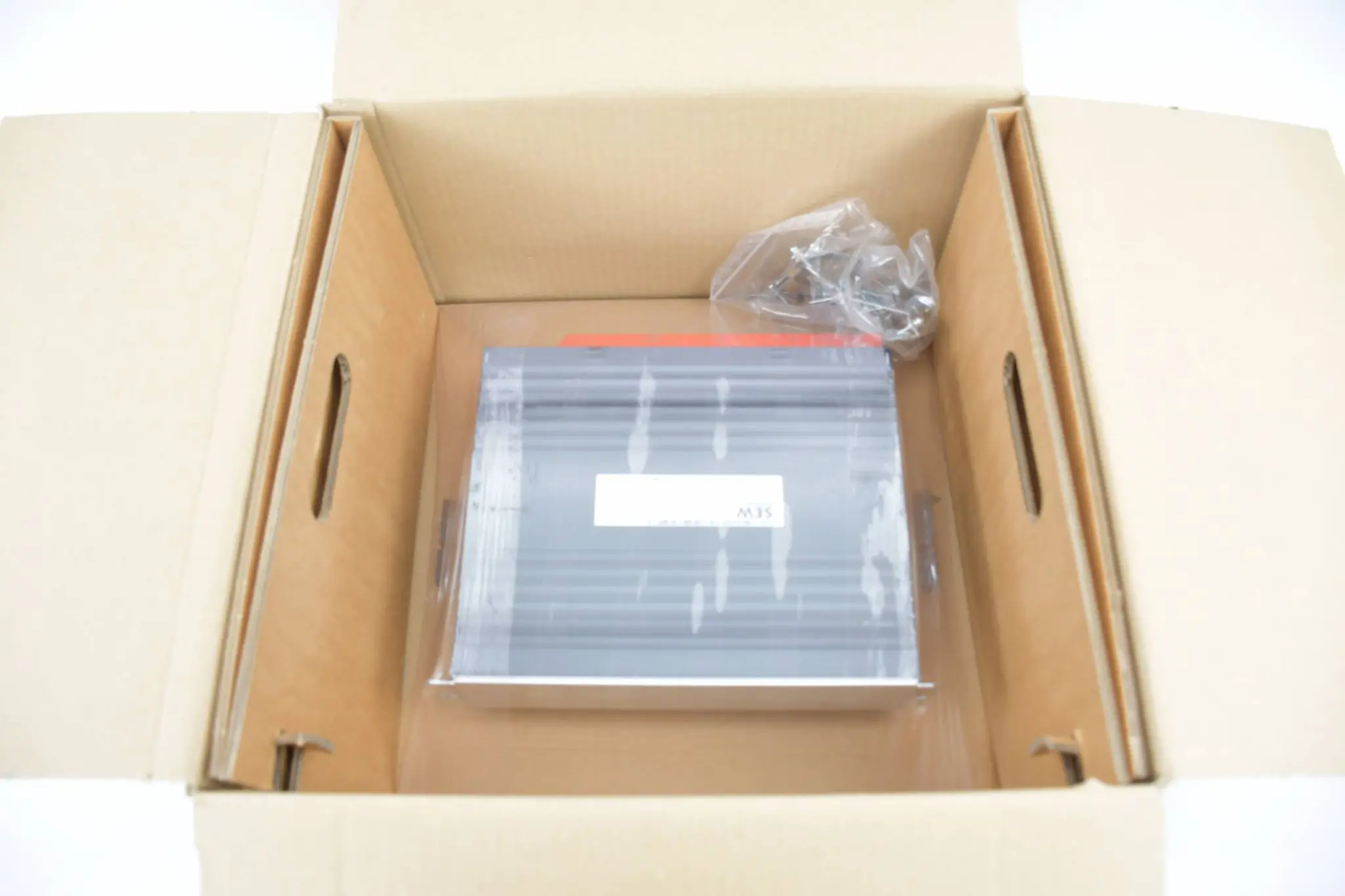 Produktfoto 1 von SEW Eurodrive Movidrive MDX61B0014-5A3-4-0T/DEH11B/DFP21B ( 08277370 )