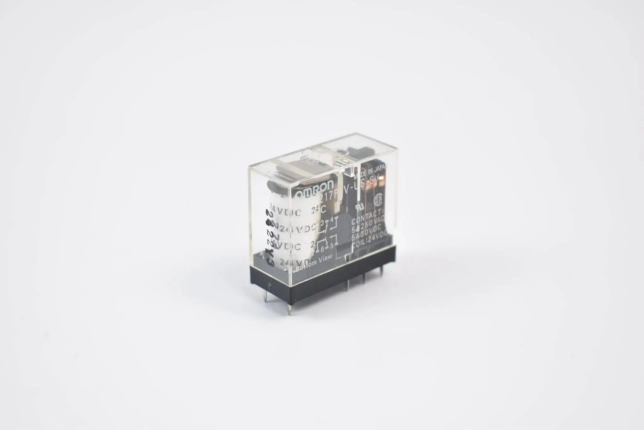 Produktfoto 1 von Omron 28 Stück Relay 24VDC ( G2R-217P-V-US-SV )