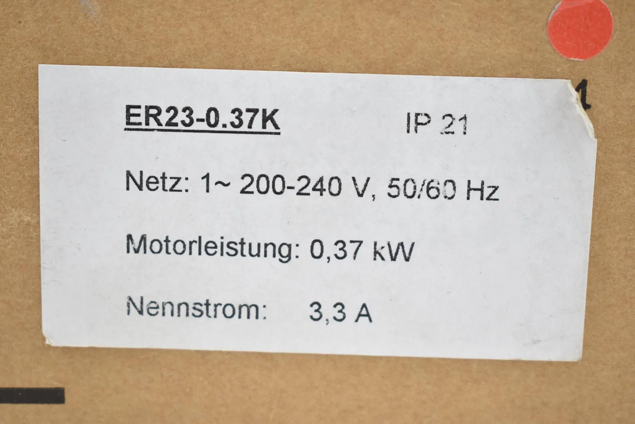 Produktfoto 1 von Blemo Frequenzumrichter ER23-0.37K ( 200-240V 50-60Hz 0,37kW 3,3A )