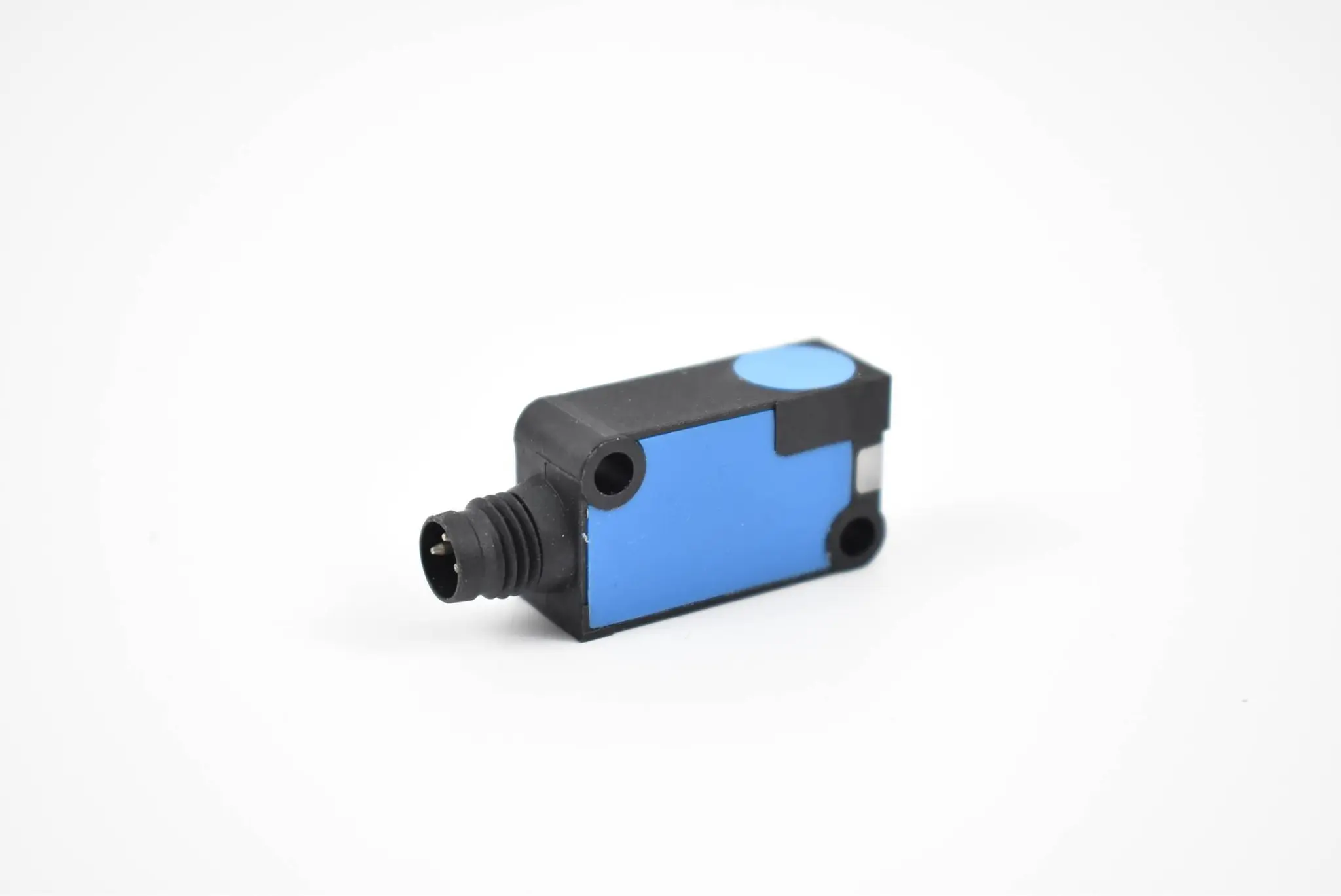Produktfoto 1 von Sick Induktiver Näherungssensor IQ10-03BPSKT0S ( 1055453 )