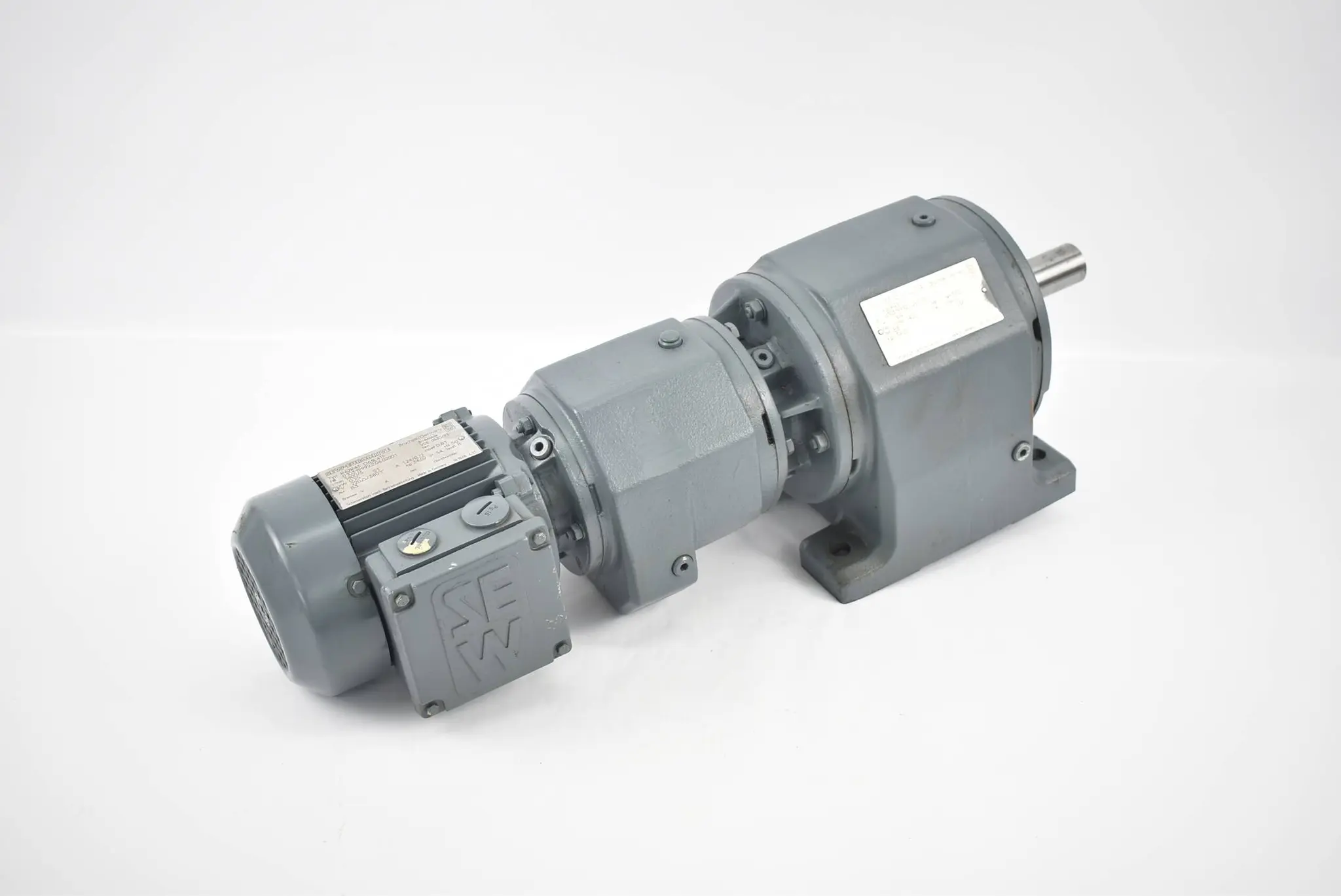 Produktfoto 1 von SEW Eurodrive Getriebemotor R62R43 D63L4TF ( 1400r/min. 0,25kW )
