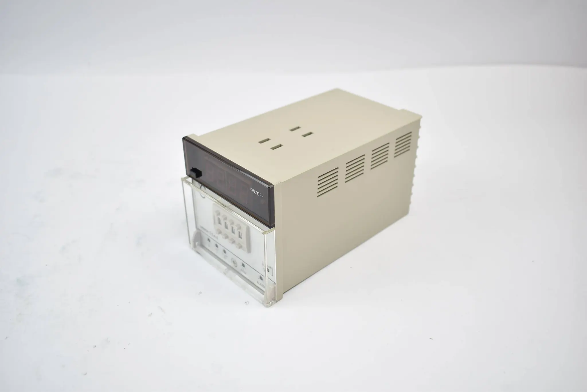 Produktfoto 1 von Omron Temperature Controller E5A4-R91K-DIN 0-1200°C AC110/120 / 220/240V