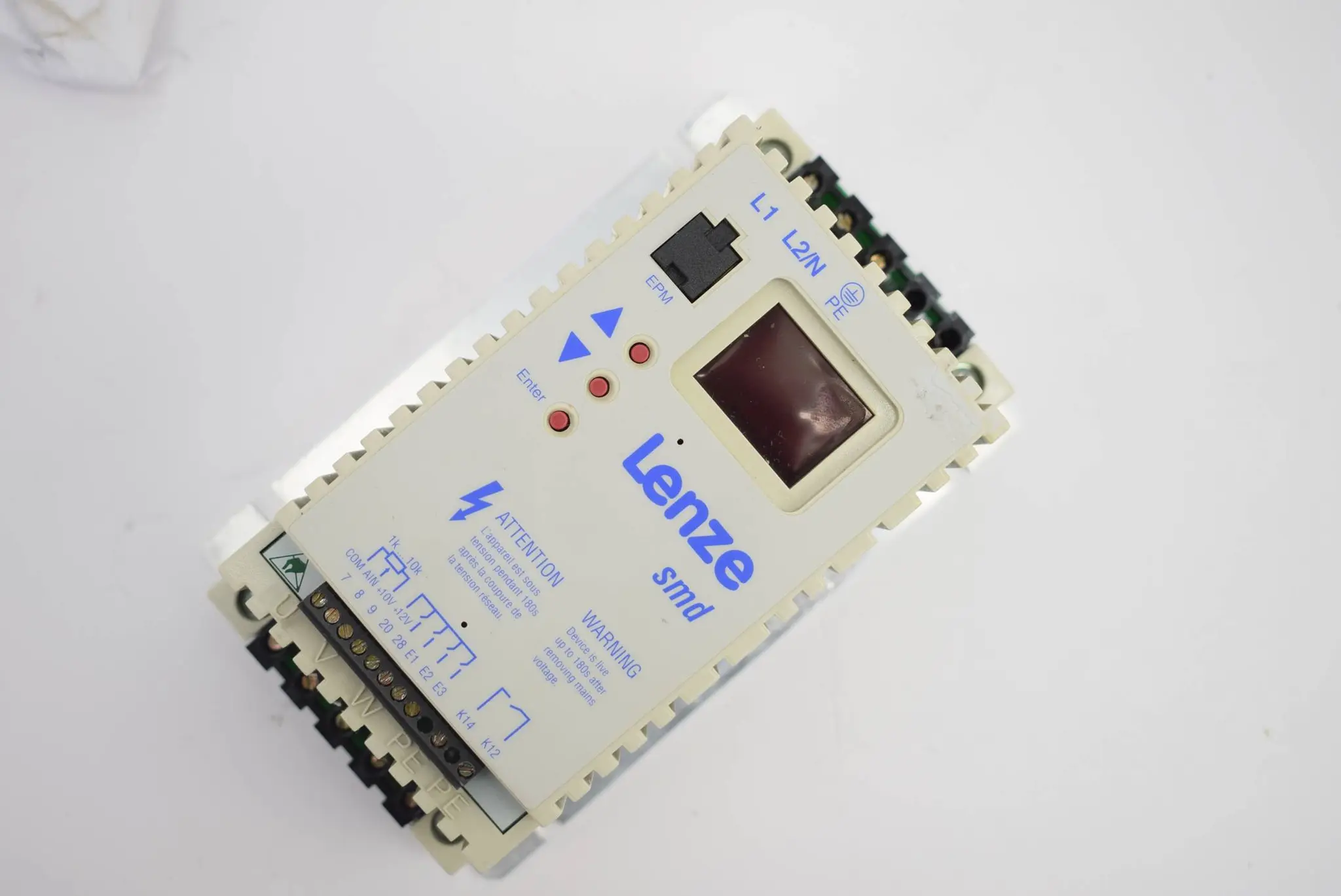 Produktfoto 1 von Lenze Inverter 8200 smd E82EB251X2B ( 00426405 )