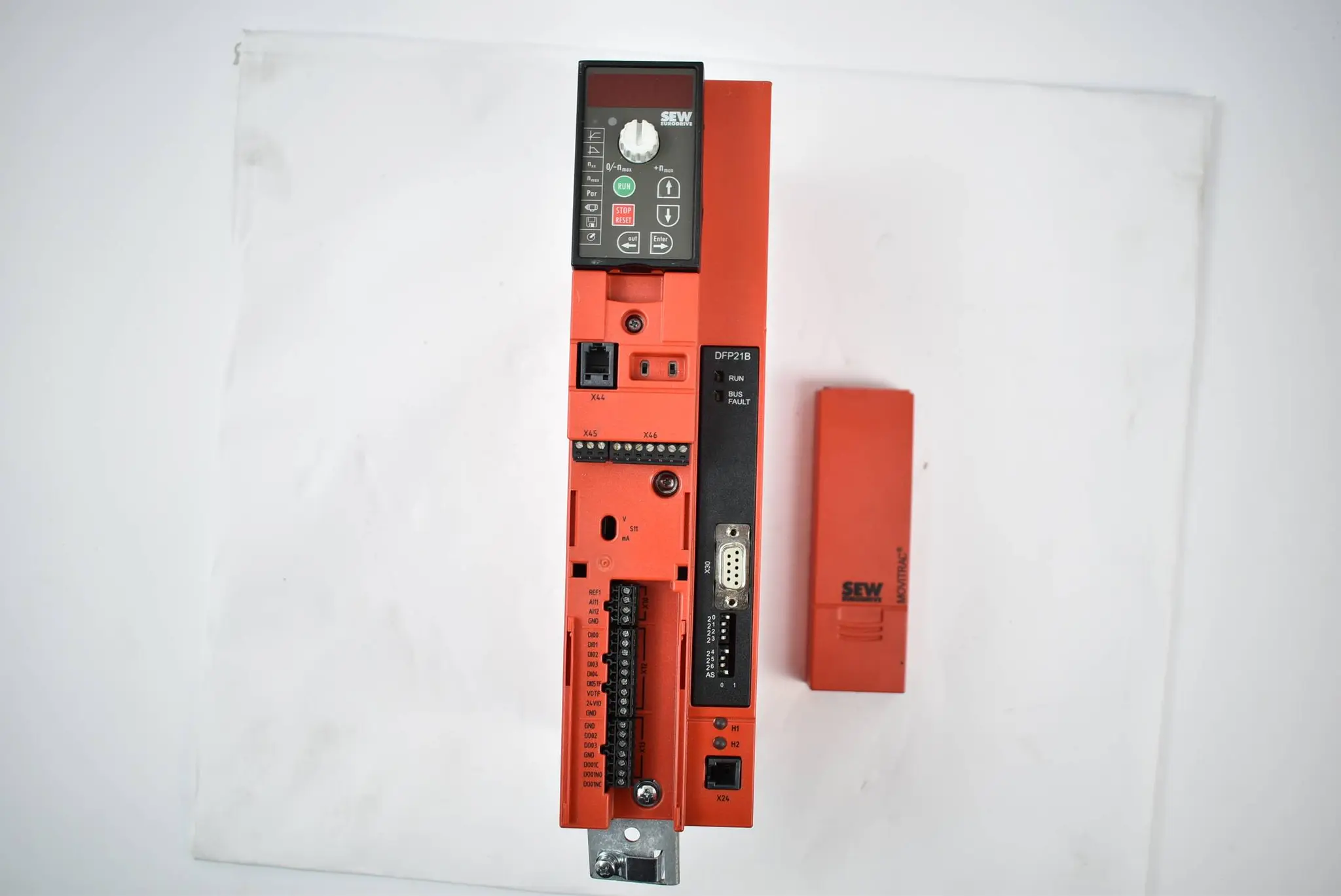 Produktfoto 1 von SEW Eurodrive Umrichter Movitrac B MC07B0022-5A3-4-00/L/DFP21B/FSC11B