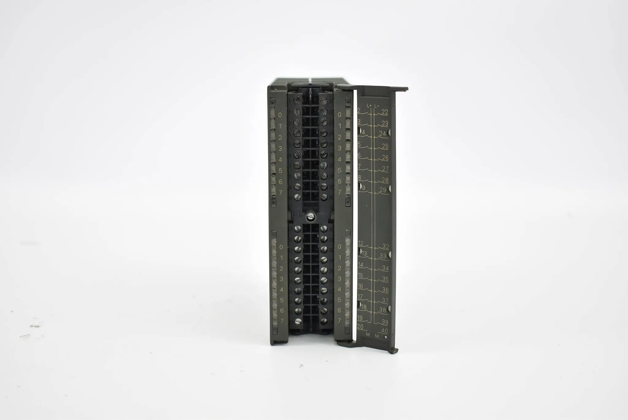Produktfoto 1 von Siemens simatic S7-300 SM321 6ES7 321-1BL00-0AA0 ( 6ES7321-1BL00-0AA0 ) E4