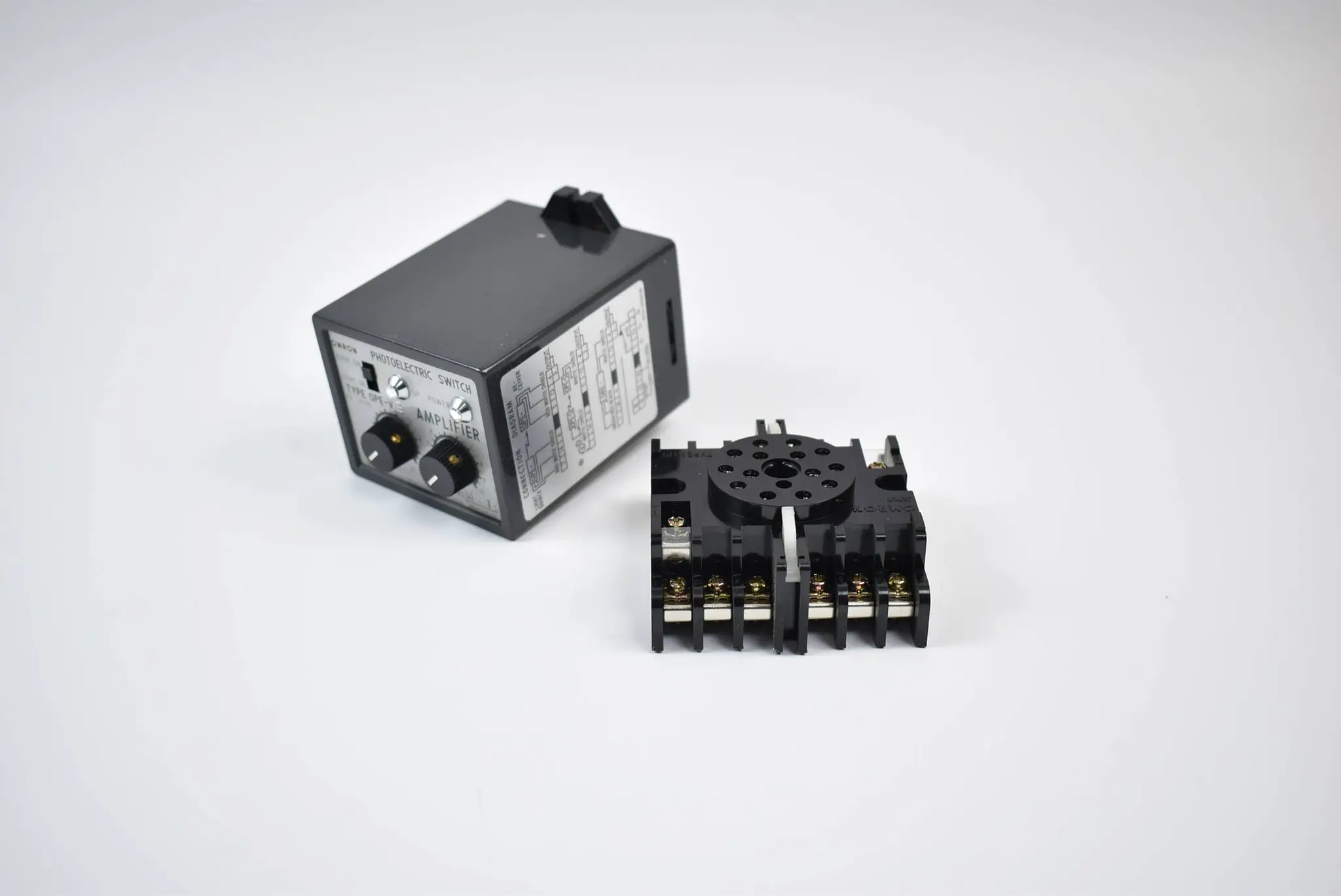 Produktfoto 1 von Omron Photoelectric Switch Amplifier OPE-VB ( AC 110 / 220 V )