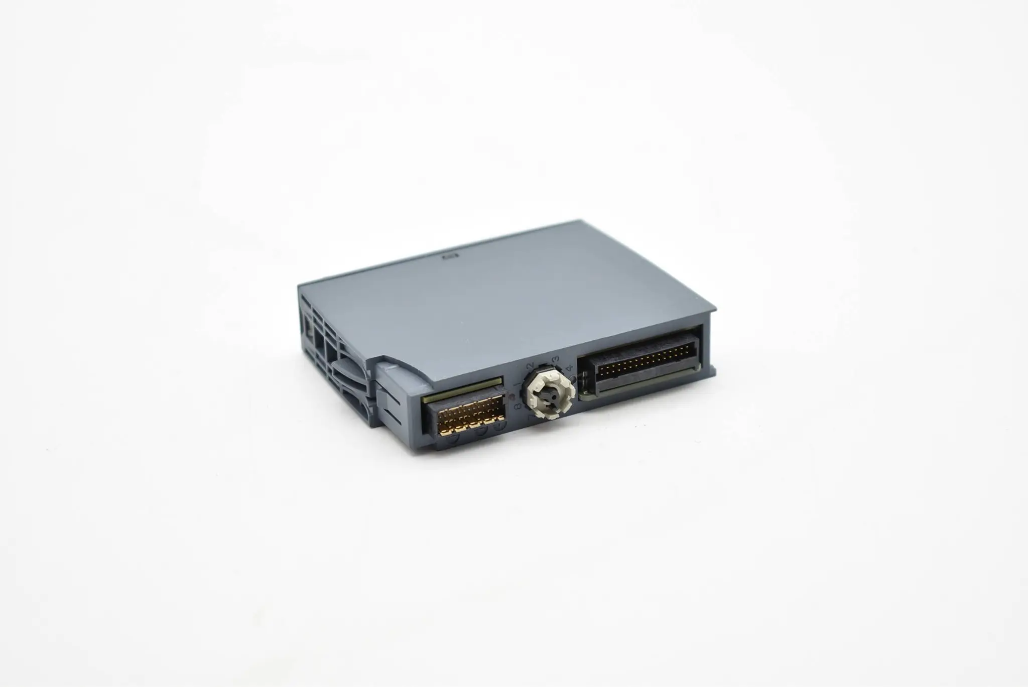 Produktfoto 1 von Siemens simatic ET 200SP 6ES7138-6AA00-0BA0 ( 6ES7 138-6AA00-0BA0 )