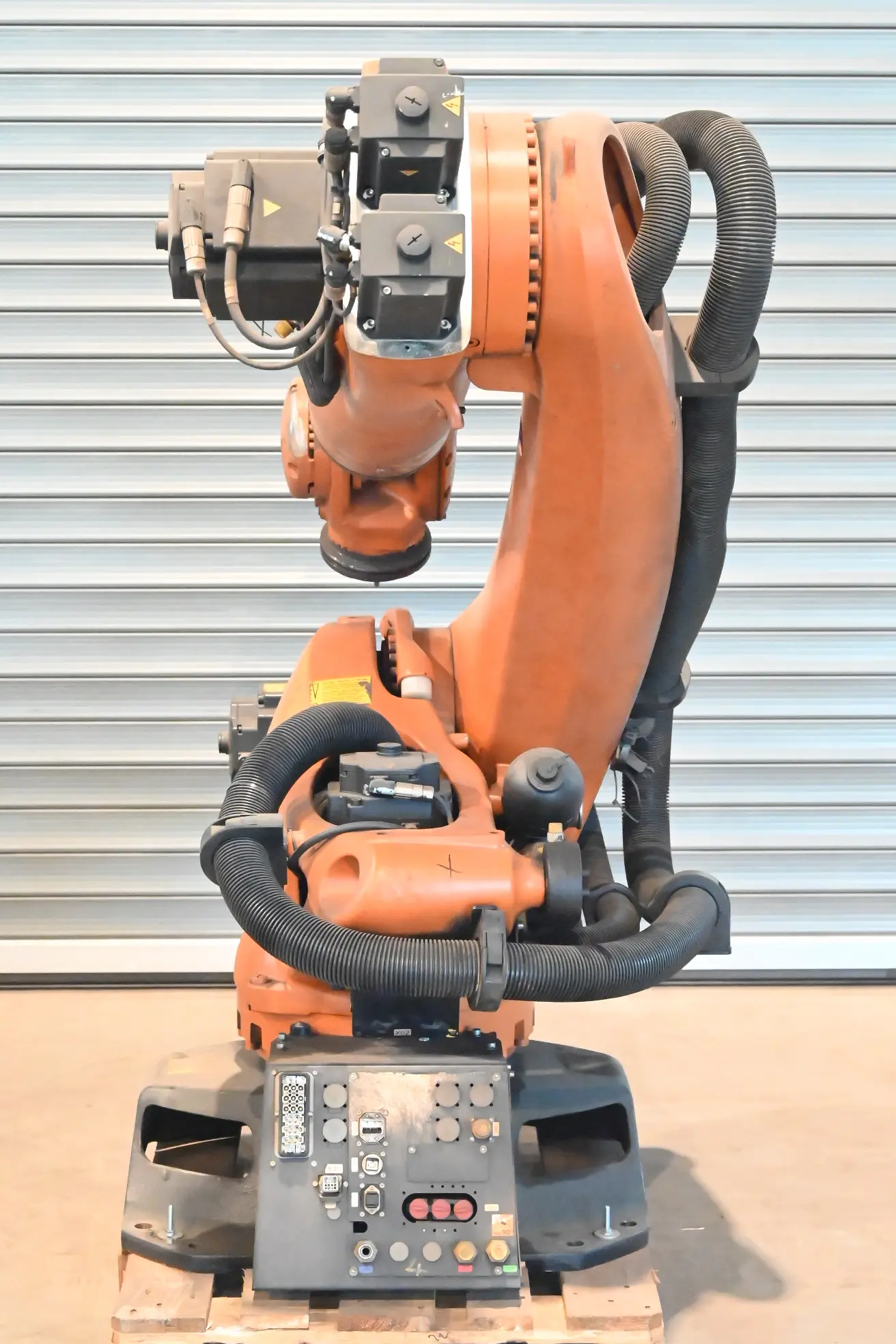 Produktfoto 1 von Kuka Industrieroboter KR180 R2900 Prime ( 10014400 ) + KRC4 ( 11013095 )