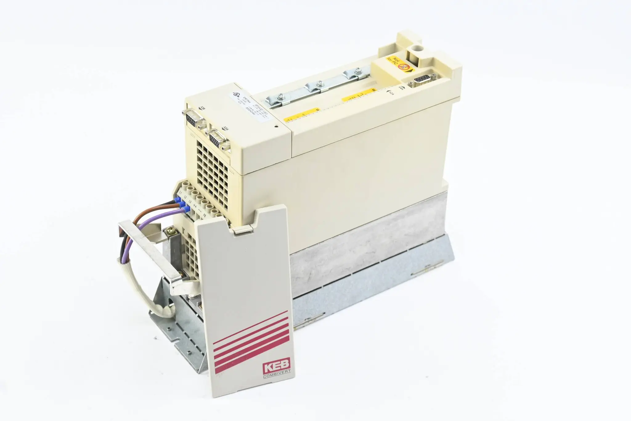 Produktfoto 1 von KEB Combivert Frequenzumrichter 13.F5.A3D-Y0E0 ( 13F5A3D-Y0E0 )