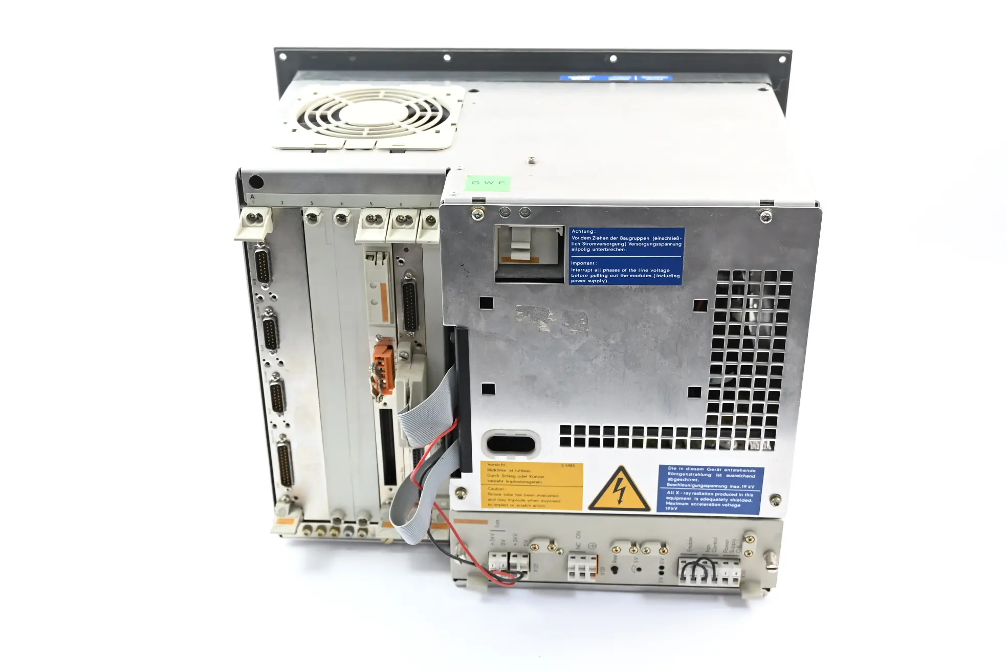 Produktfoto 1 von Siemens 9" Bedientafel 810 M 6FC9384-7CE-Z ( 6FC9 384-7CE-Z ) + 6EV3055-0BC