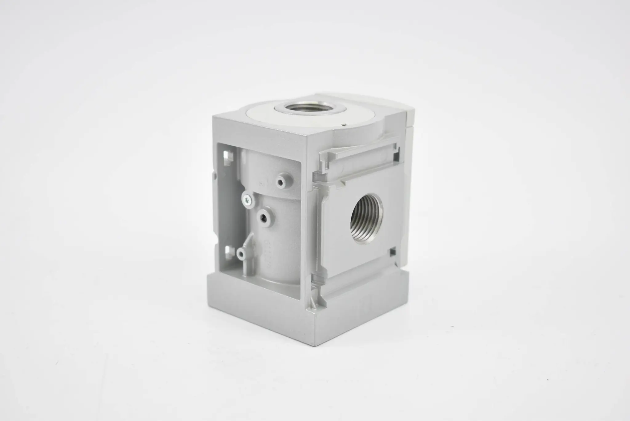 Produktfoto 1 von Festo Abzweigmodul 15-30 VDC 10 bar MS6-FRM-1/2-AD7 ( 606795 )