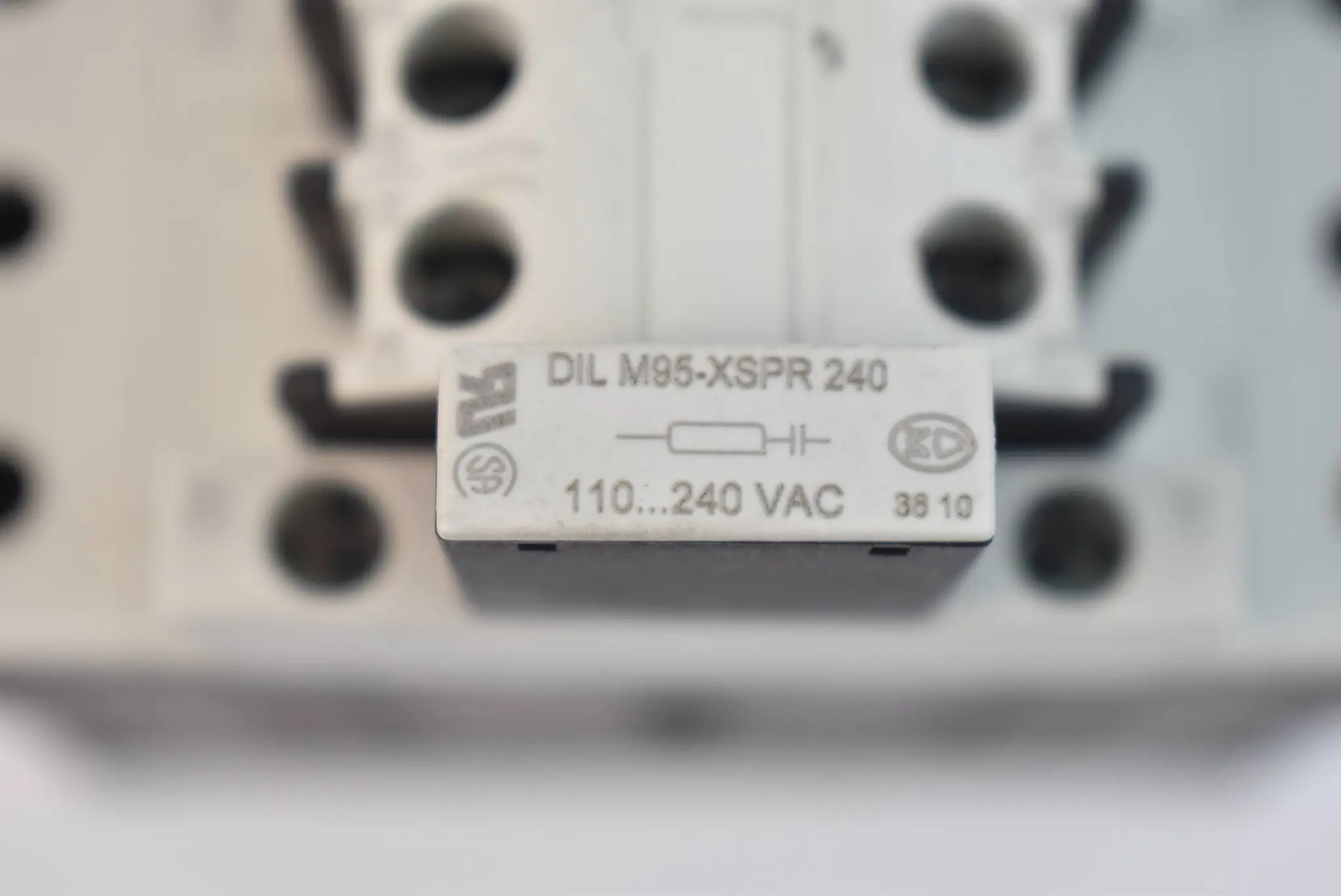 Produktfoto 1 von Moeller Leistungsschütz DIL M65 + Hilfsschalter DIL M150-XHI31 + DIL M95-XSPR240