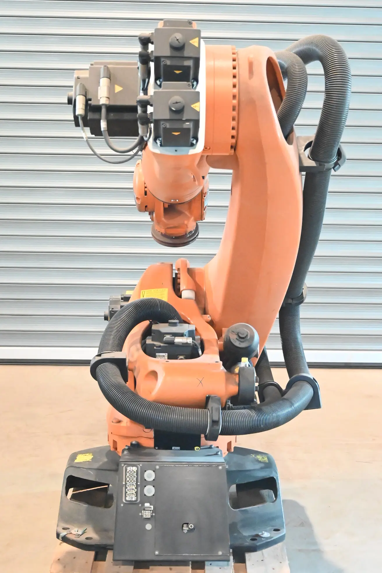 Produktfoto 1 von Kuka Industrieroboter KR180 R2900 Prime ( 316372 ) + KRC4 ( 11013095 )