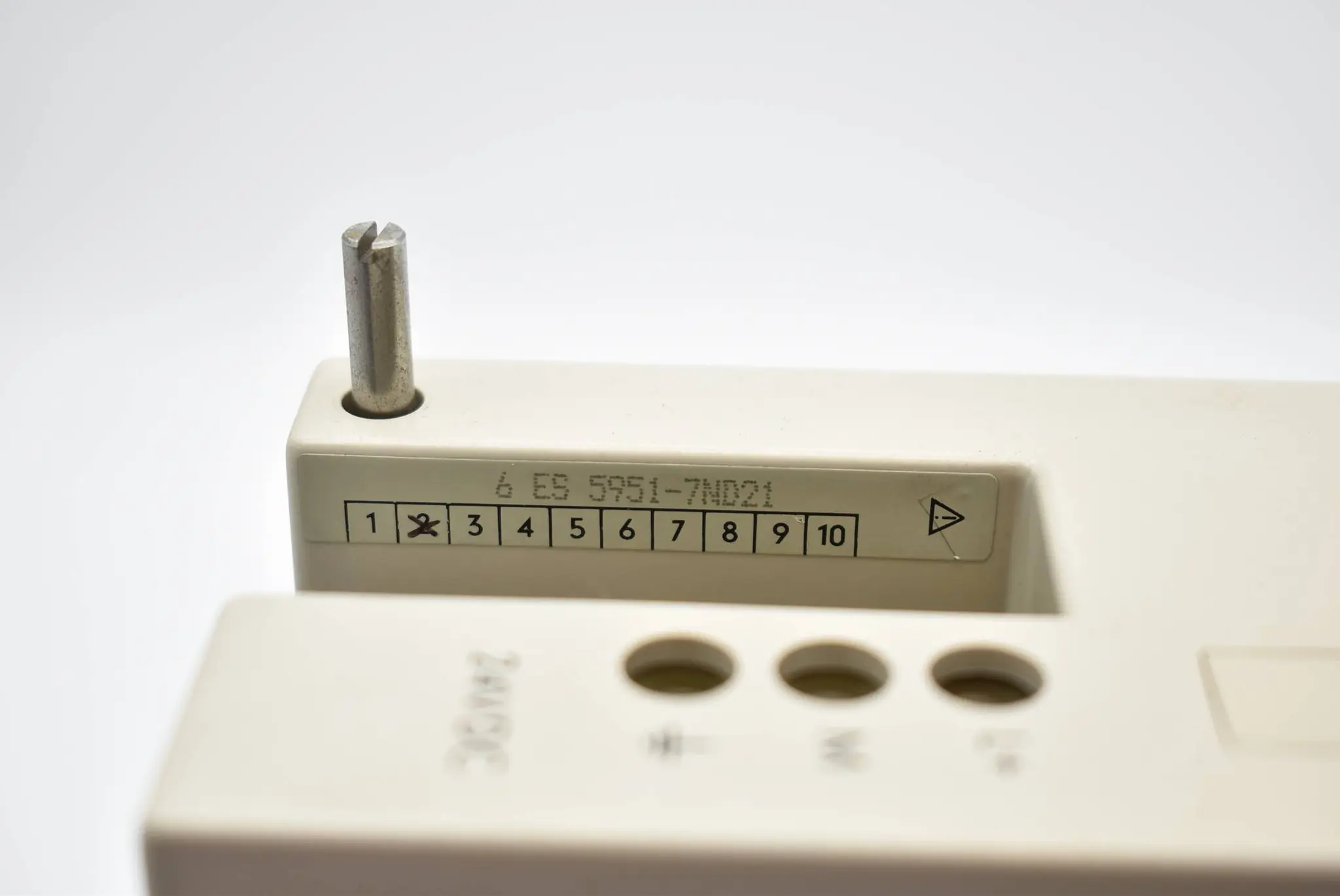Produktfoto 1 von Siemens Simatic S5 Stromversorgung 6ES5951-7ND21 ( 6ES5 951-7ND21 ) E2
