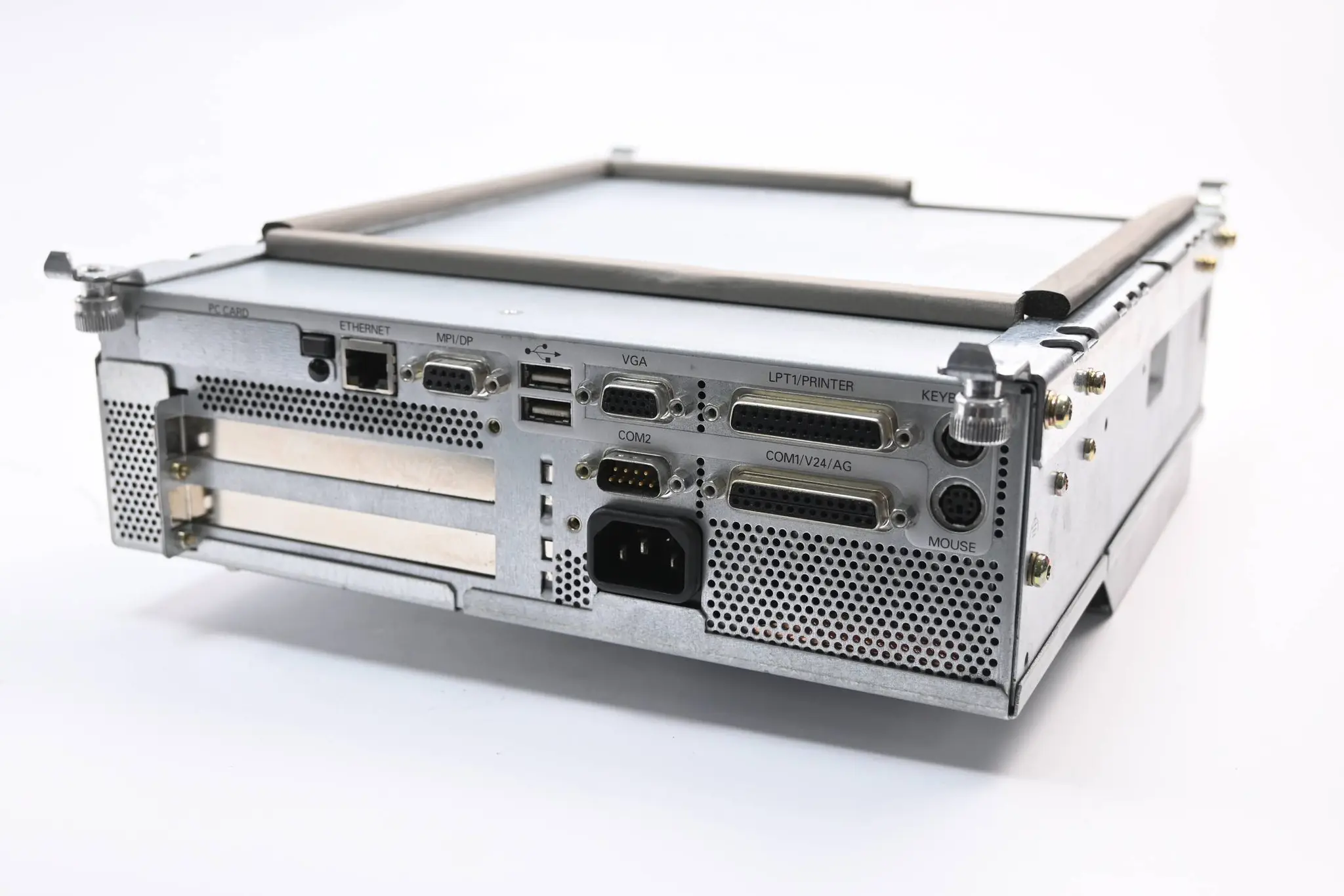 Produktfoto 1 von Siemens Simatic Panel PC 670 6AV7725-1BC10-0AB0 ( 6AV7 725-1BC10-0AB0 )